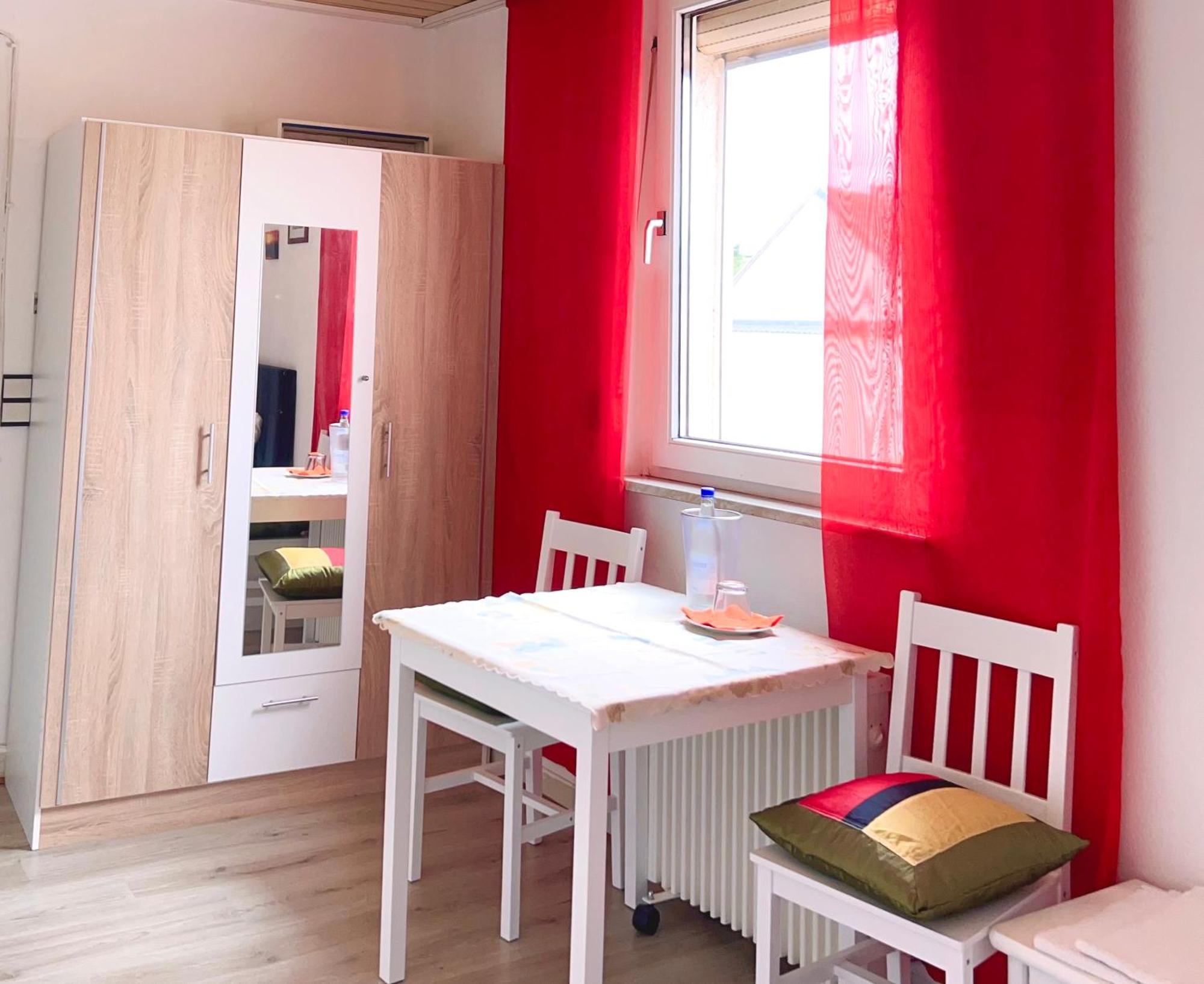 Vinaring Homestay Бад Собернхайм Екстериор снимка